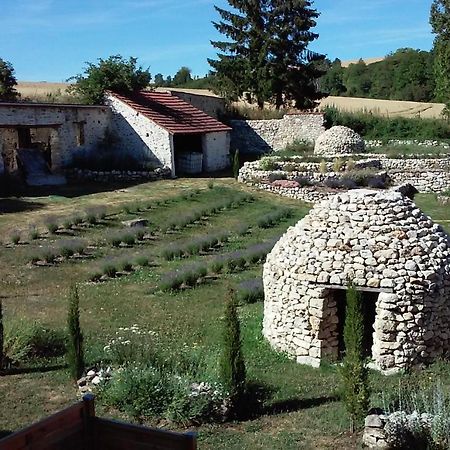 Les Bories En Champagne Vila Montlevon Exterior foto