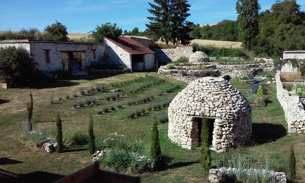Les Bories En Champagne Vila Montlevon Exterior foto
