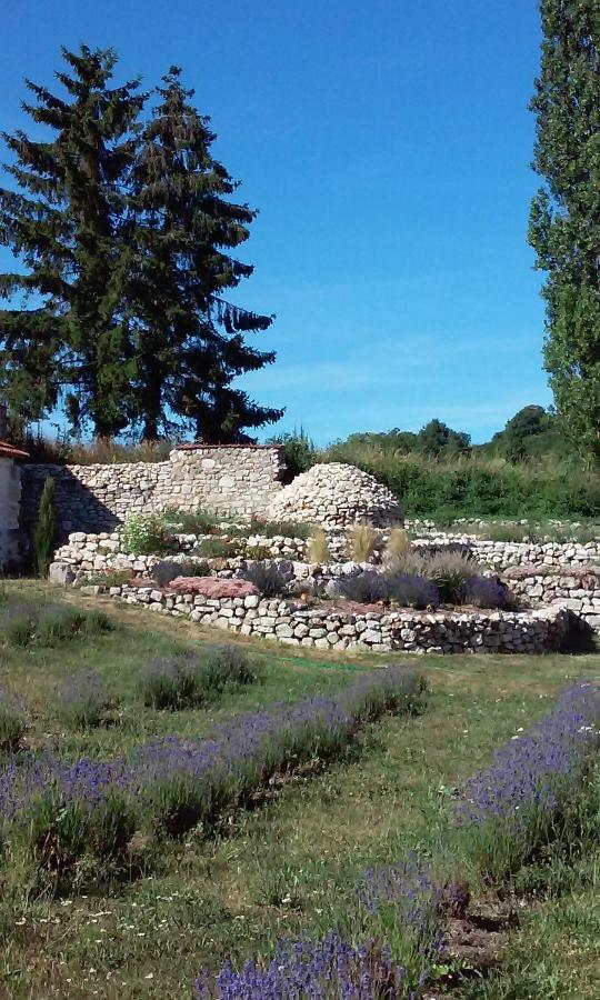Les Bories En Champagne Vila Montlevon Exterior foto