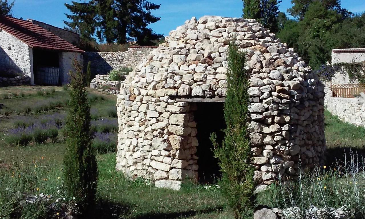 Les Bories En Champagne Vila Montlevon Exterior foto