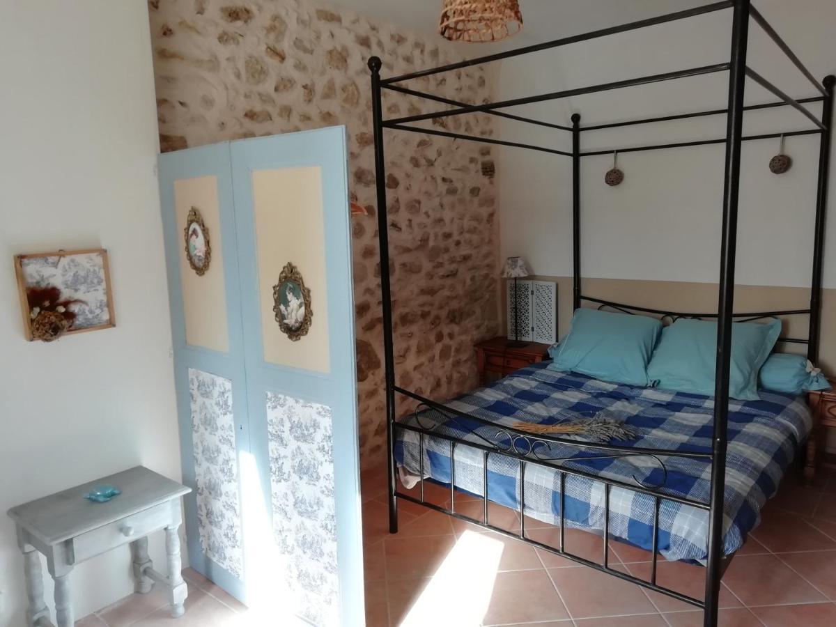 Les Bories En Champagne Vila Montlevon Exterior foto