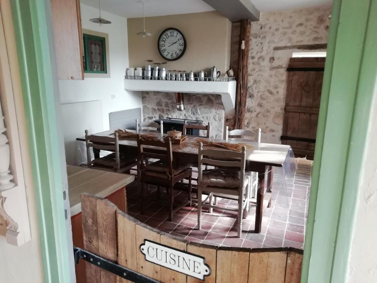 Les Bories En Champagne Vila Montlevon Exterior foto