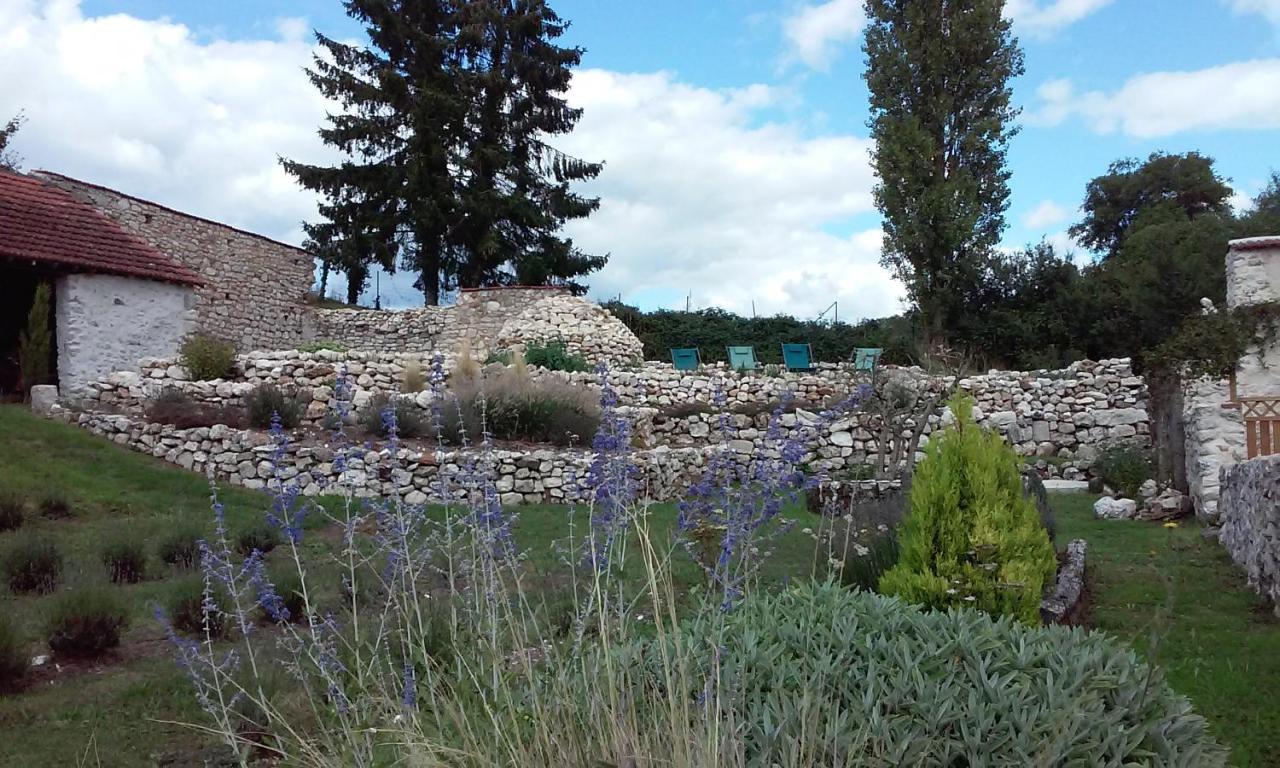 Les Bories En Champagne Vila Montlevon Exterior foto