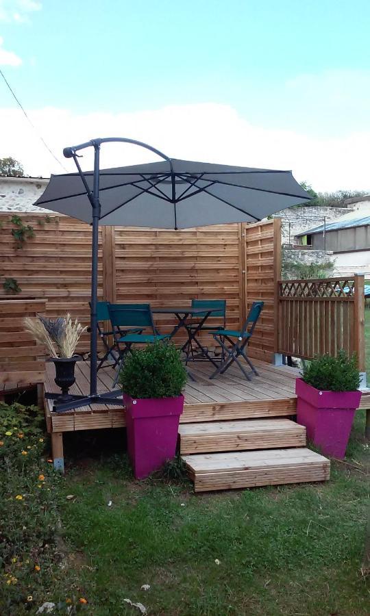 Les Bories En Champagne Vila Montlevon Exterior foto
