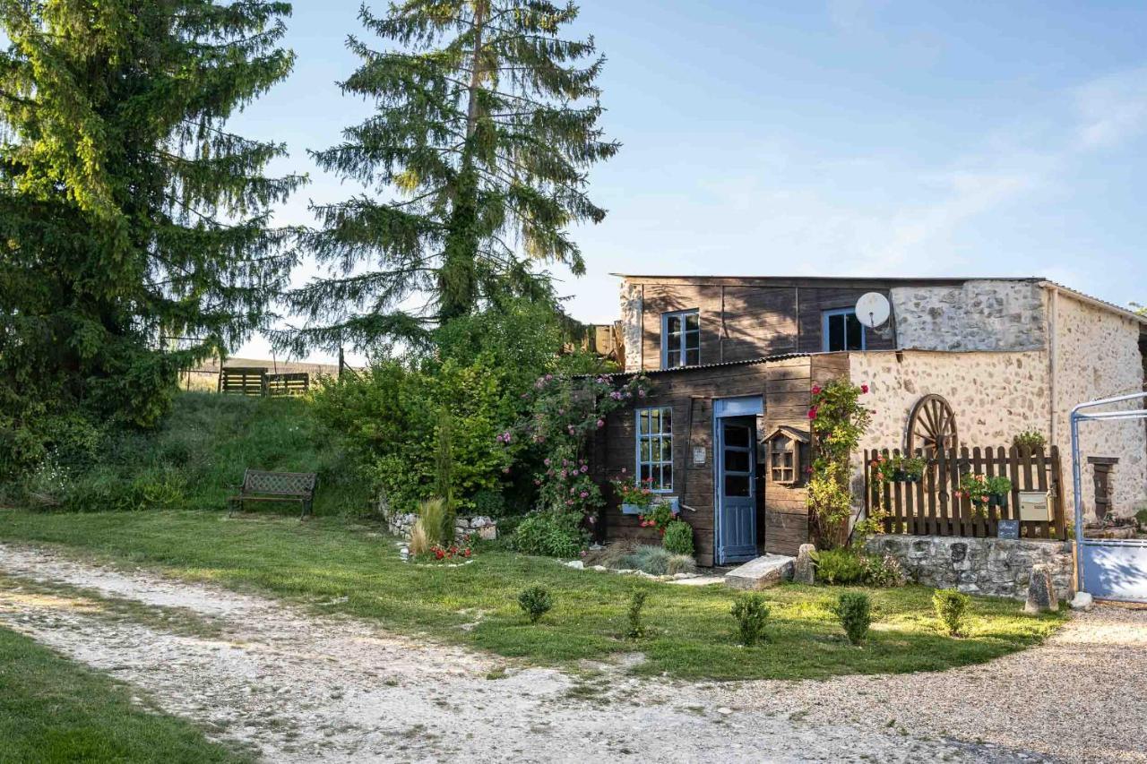 Les Bories En Champagne Vila Montlevon Exterior foto